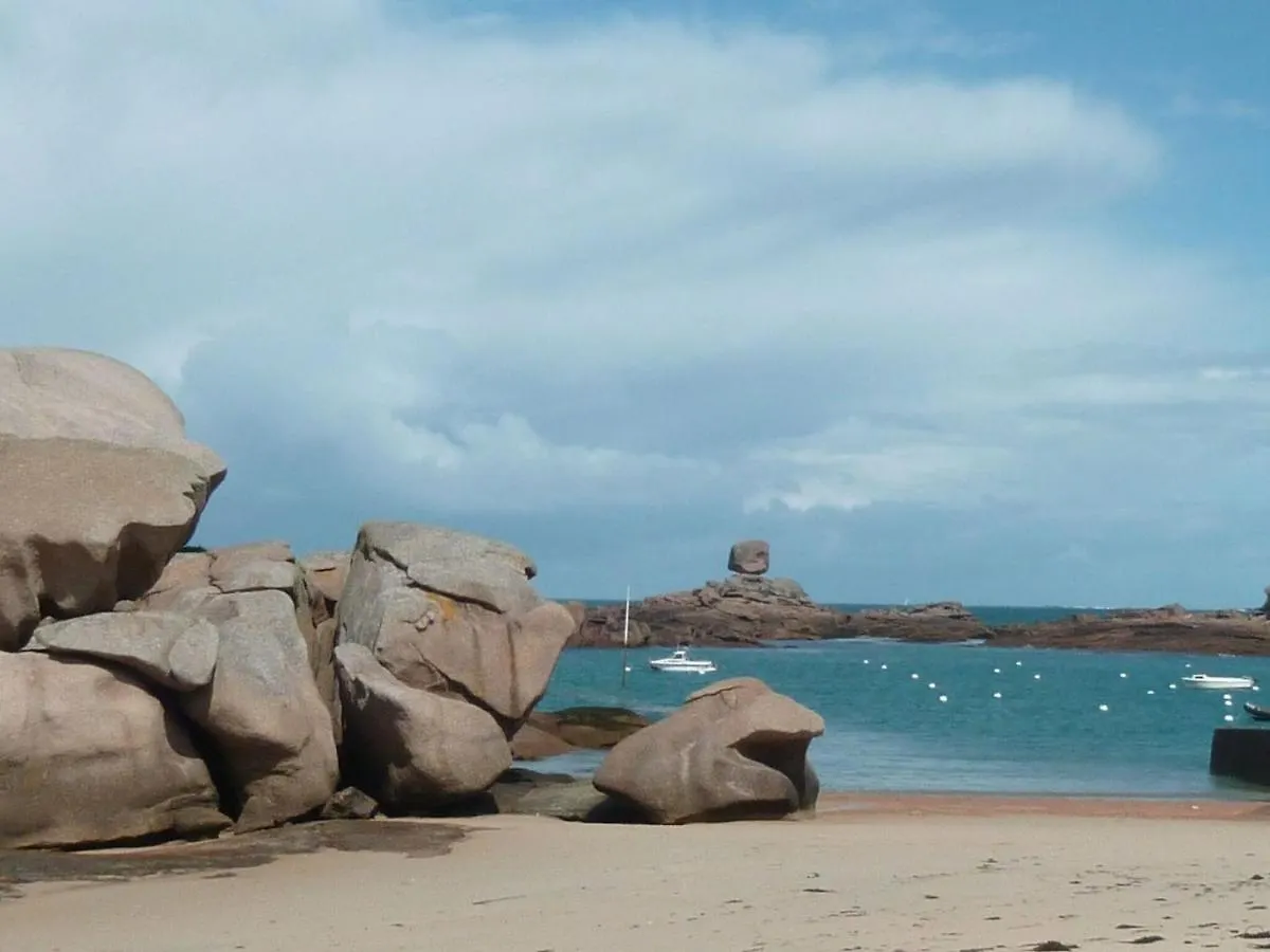 Comfortable Holiday Home With Fantastic Sea View Perros-Guirec