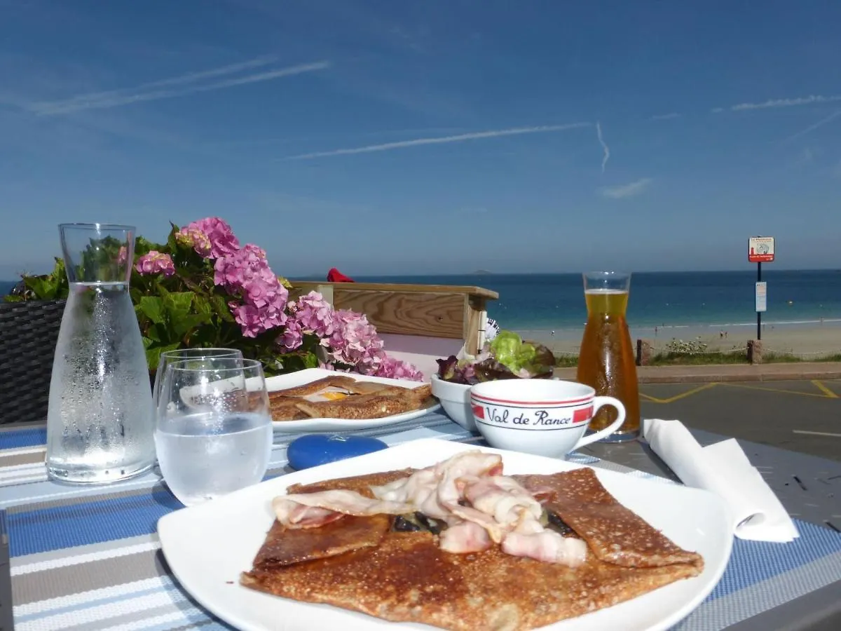 Comfortable Holiday Home With Fantastic Sea View Perros-Guirec